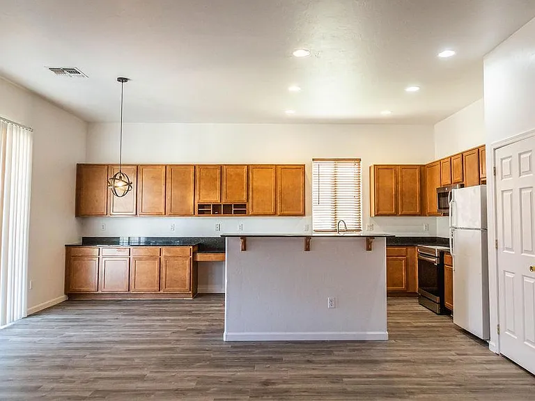 8230 W Calle Sancho Panza — Photo 5
