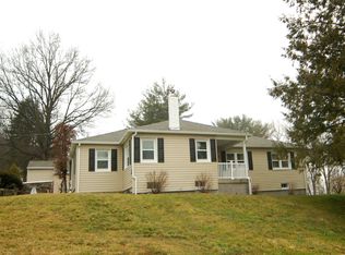 1217 Grosstown Rd, Stowe, PA 19464