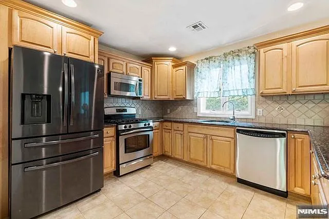 17 Skymark Ct — Photo 8