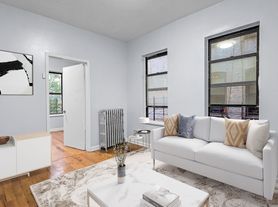 215 W 145th St