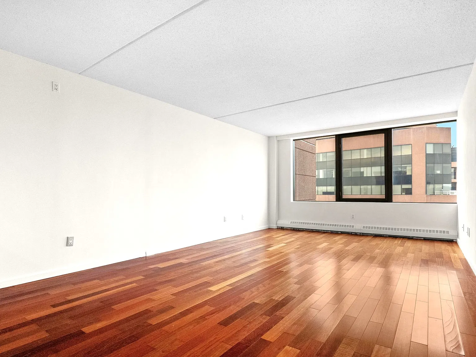 1 bed, 777 sqft, $2,800 — Photo 4