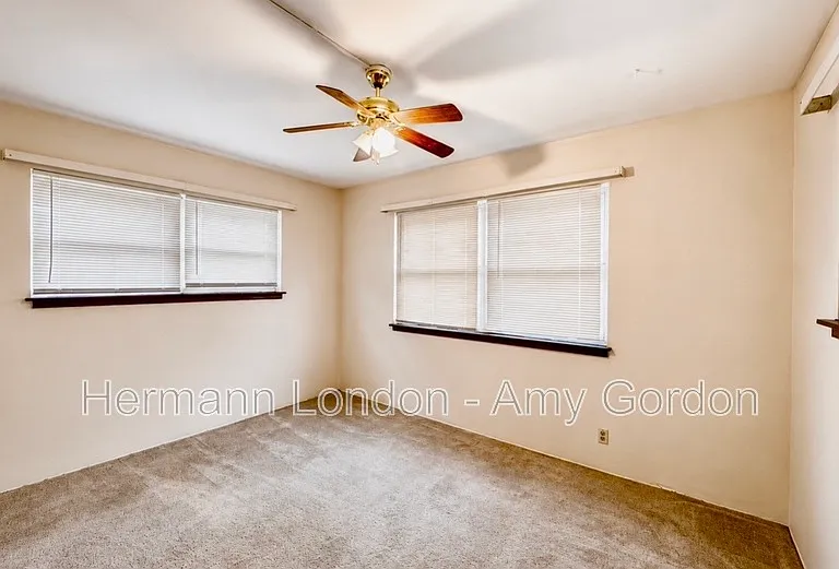 5046 Winona Ave #B — Photo 13