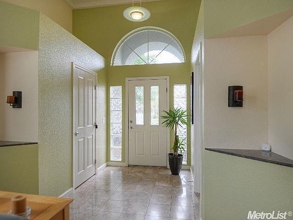 3rd image of 9004 Sand Field Ct