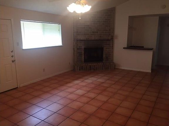 3rd image of 6005 Parkview Dr