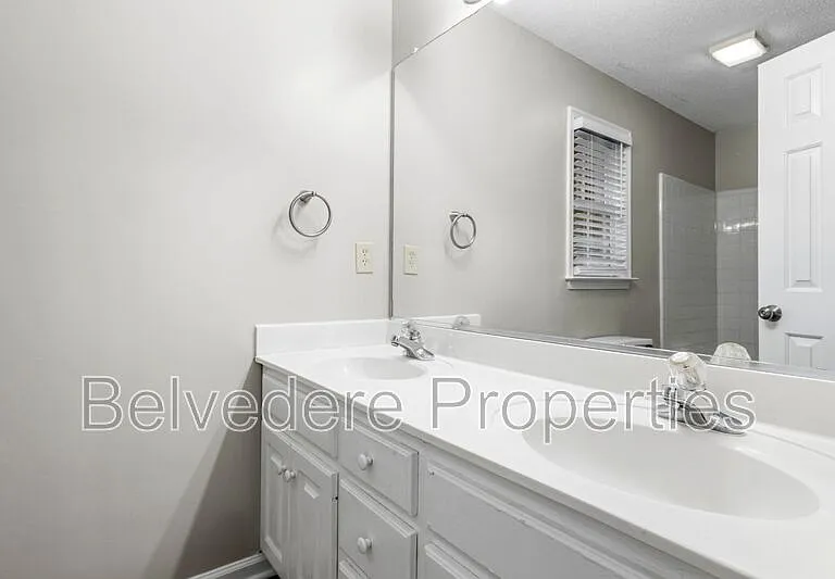 2320 Meadow Gate Dr — Photo 15