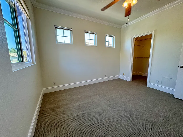26 Sagebrush — Photo 14