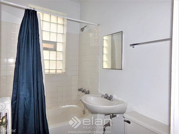 3rd image of 1426 W Farwell Ave APT 2S
