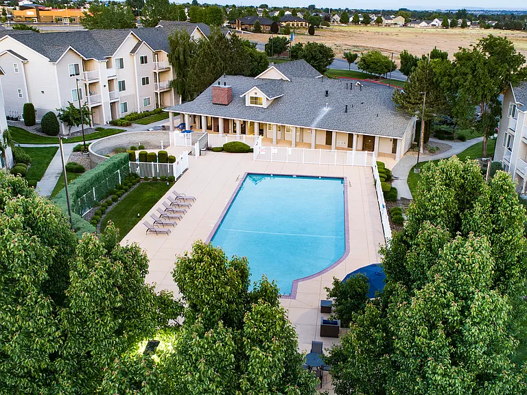 The Broadmoor Apartments — Photo 24
