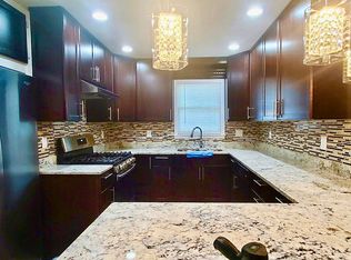 4901 Hunters Point Cir, Louisville, KY 40216