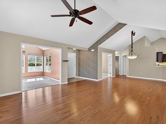 4th image of 16635 S Fox Run Cir