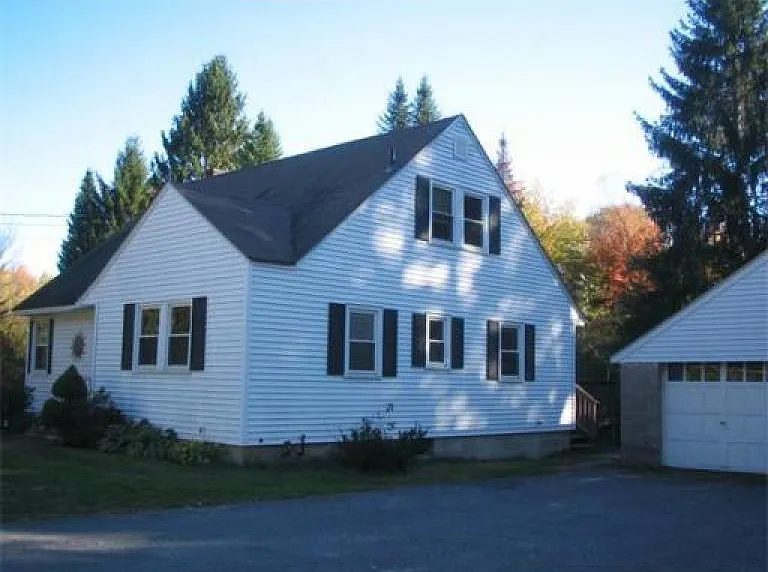 5 Rosewood Ave — Photo 2