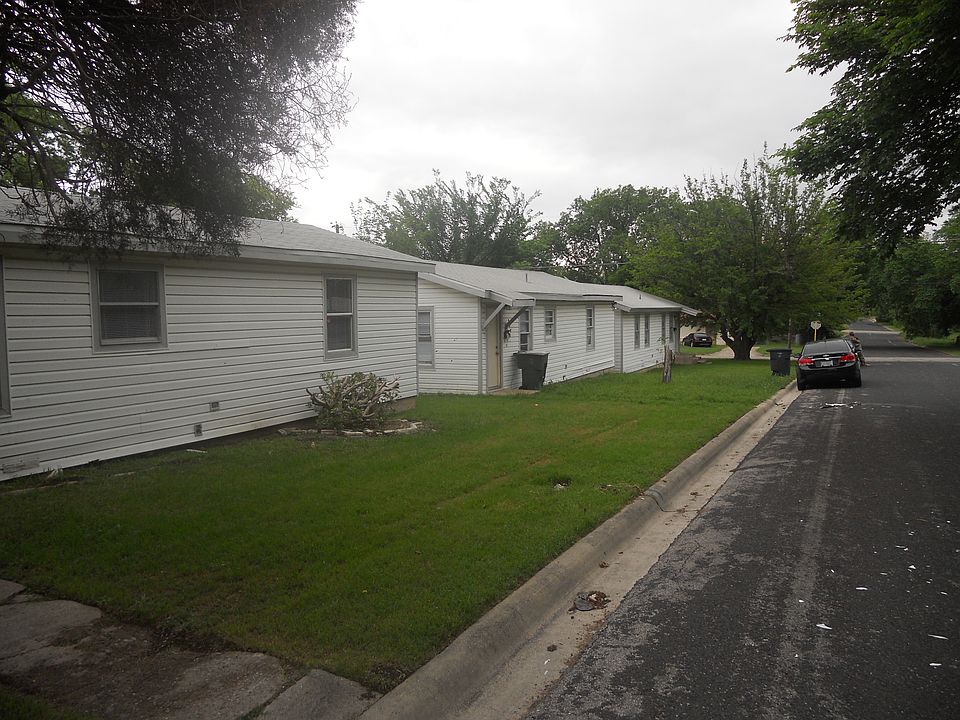 1st image of 119 E Hoover Ave
