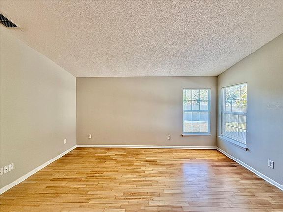 5th image of 758 Warrenton Rd