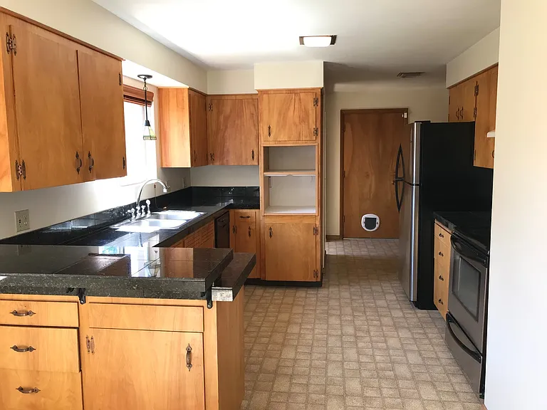 3824 W Greenbrier Dr — Photo 10
