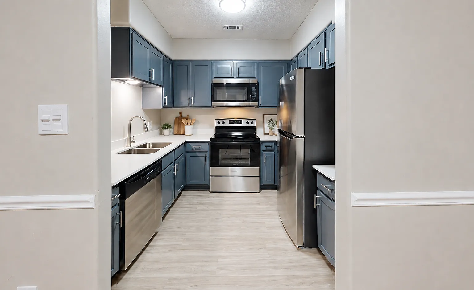 Courtney Square Apartments — Photo 3