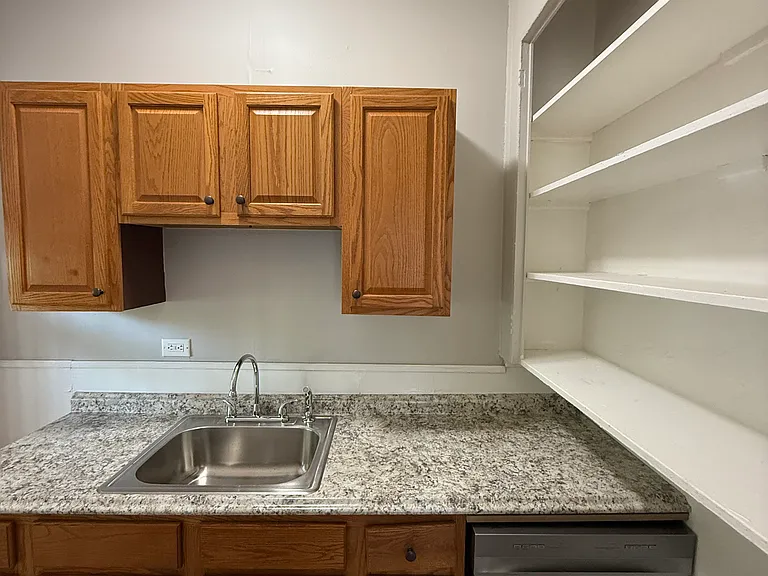 429 Ellsworth Ave #1L — Photo 11