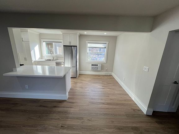 4th image of 964-974 Dolores Dr #964