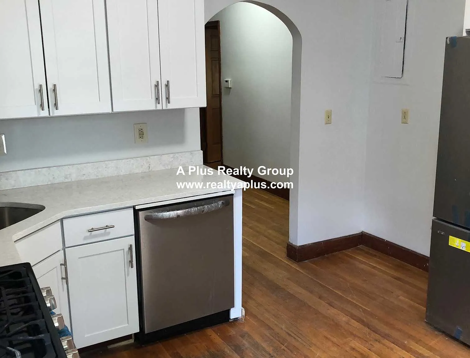 4 bed, $4,200 — Photo 2
