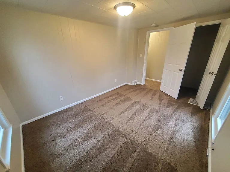240 E Dunham Ave — Photo 19