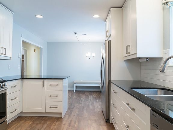 2nd image of 1603 Oakwood Ave