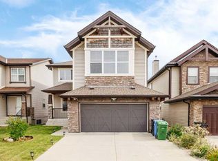 105 NW Cortina Bay SW, Calgary, AB T3H 0B5