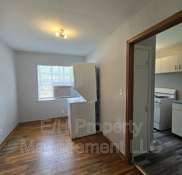 718 S Hunter St — Photo 4