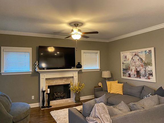 3rd image of 2328 Ashmore Ave