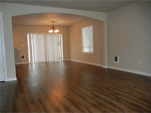 3rd image of 3630 Hoadly St SE