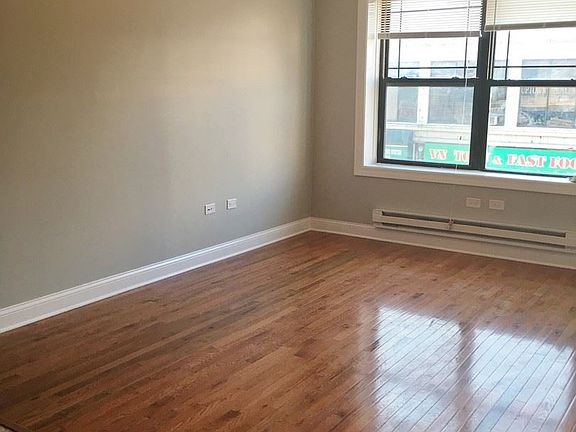 2nd image of 1023 W Argyle St APT 314
