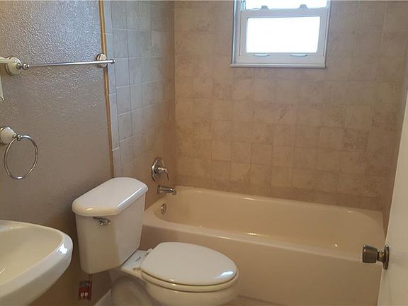 5th image of 951 Deltona Blvd