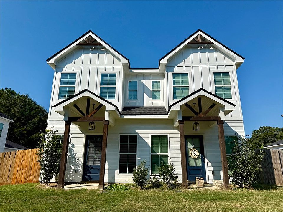 1st image of 111 Cove Creek Dr