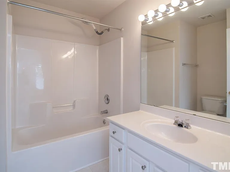 409 Coral Creek Ln — Photo 28