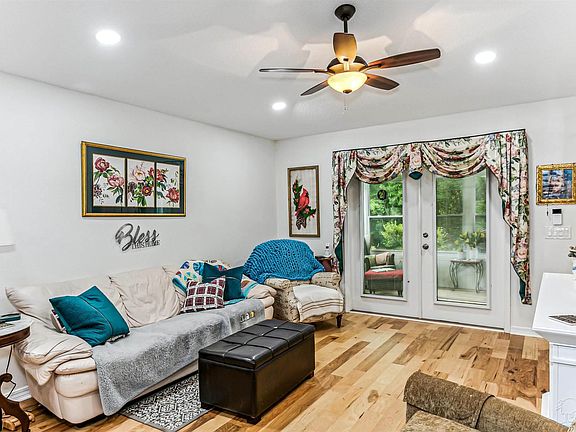 5th image of 4872 Makenna Cir