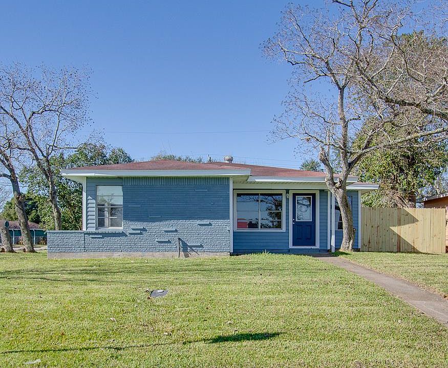 1st image of 412 Glenmore Dr