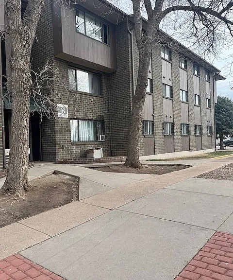 Orchard Glen Apartments — Photo 2
