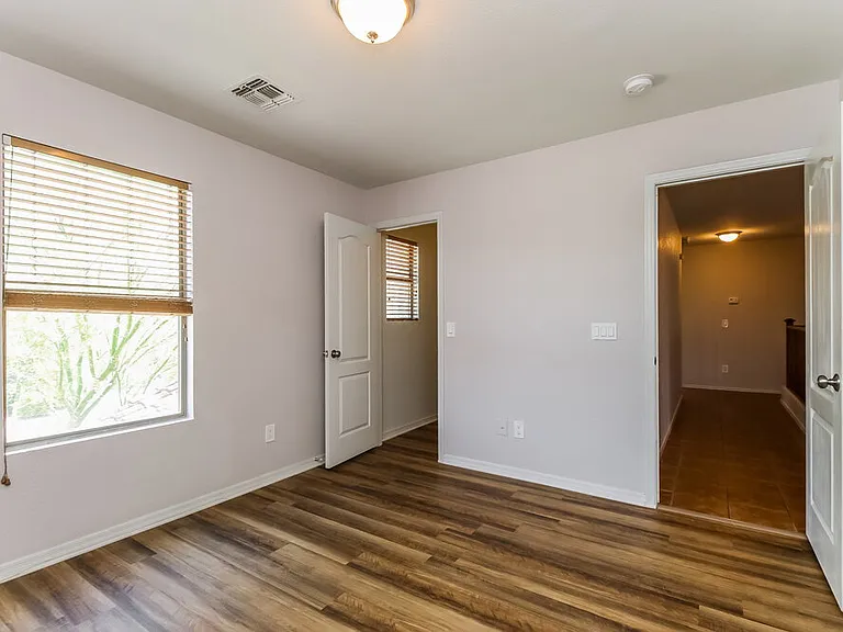 526 E Milada Dr — Photo 11