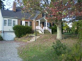 118 Upland Dr, New Castle, PA 16105