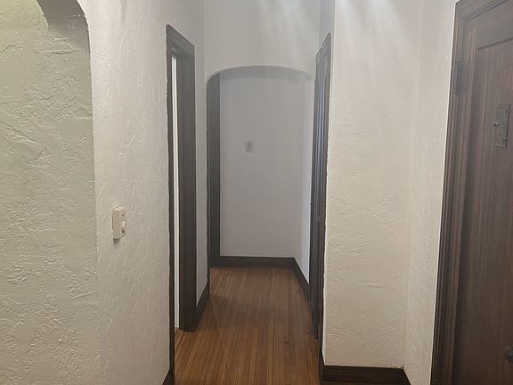 3rd image of 339 N Sycamore Ave APT 4