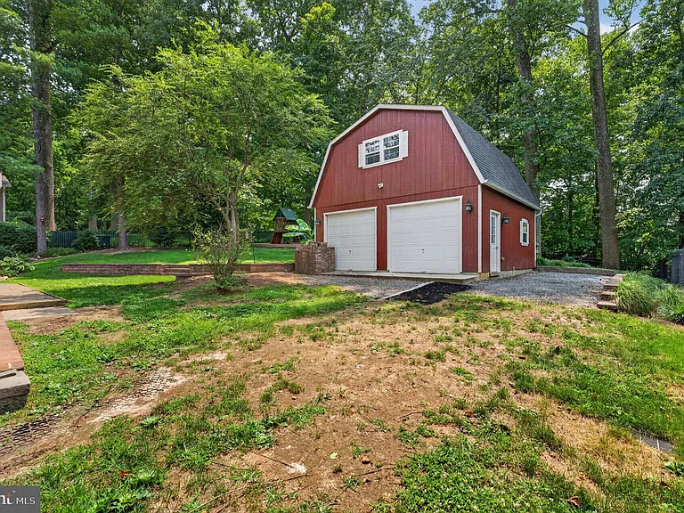 6443 Walters Woods Dr — Photo 68