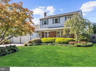 118 Sandringham Rd, Cherry Hill, NJ 08003