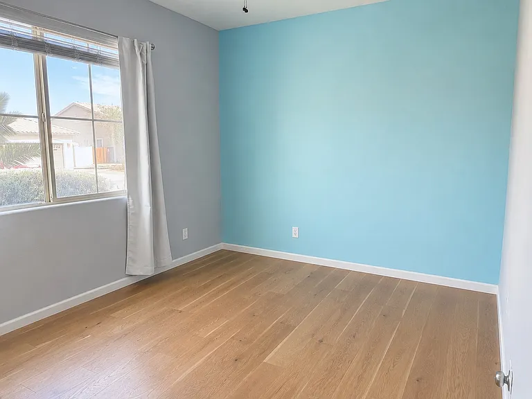 E Regent Dr — Photo 18