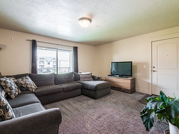 3rd image of 1045 S 1700 W Building 11