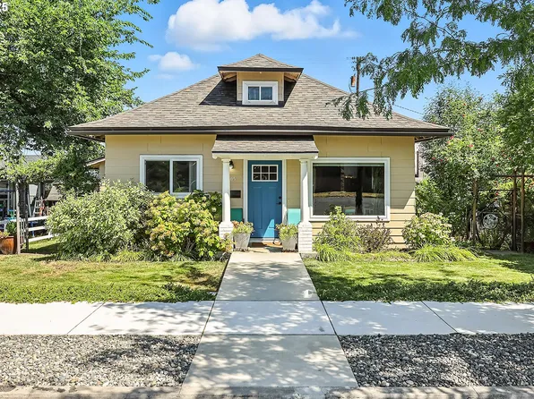 1005 E 11th St, The Dalles, OR 97058