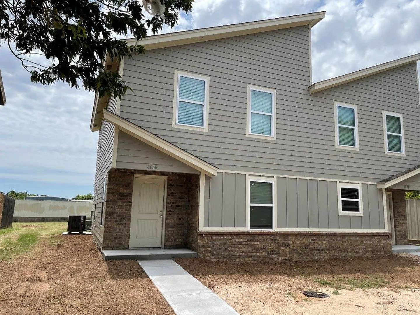 3 bed 2 bath town home in Putnam City Schools! All appliances — Photo 3