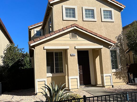 2nd image of 2811 Stonegate Dr