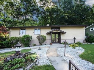 452 Wildwood Rd, Northvale, NJ 07647