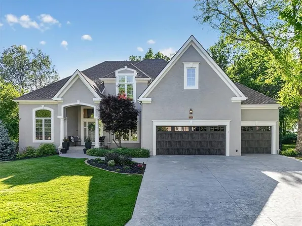 9516 Cailler Dr, Lenexa, KS 66220