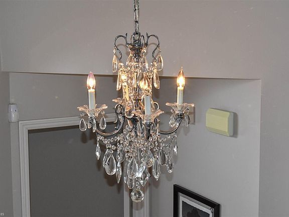 5th image of 4218 Honeysuckle Dr