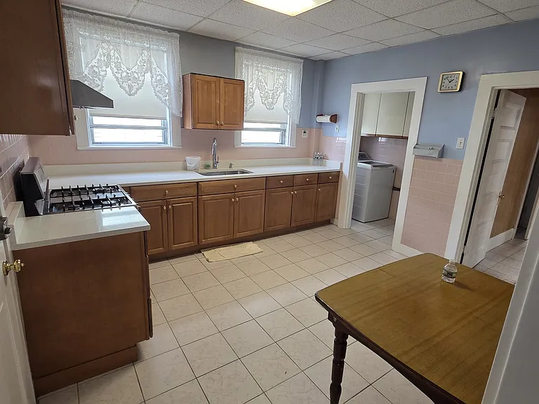 18 Weld Hill St #2 — Photo 12