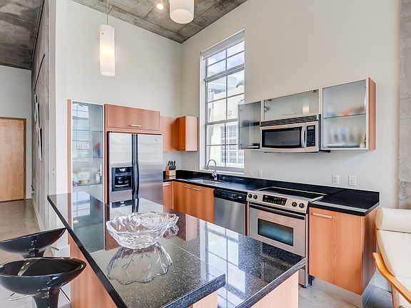 5th image of 434 NW 1st Ave APT 405
